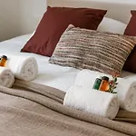 Huswell - Stylish 2 Bedroom With Terrace And Parking
